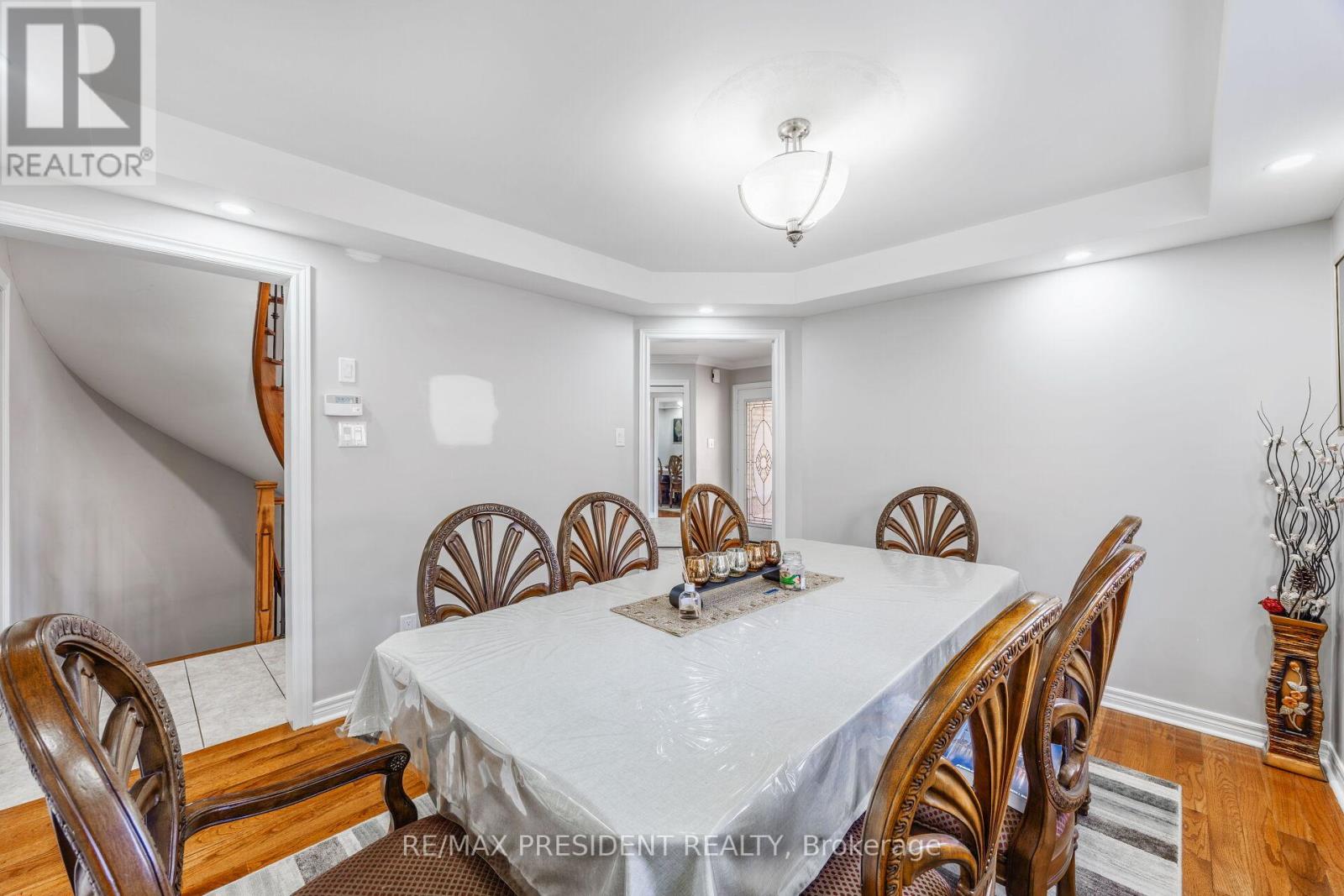 14 Samuel Crescent, Halton Hills (Georgetown), Ontario  L7G 5J2 - Photo 6 - W12932182