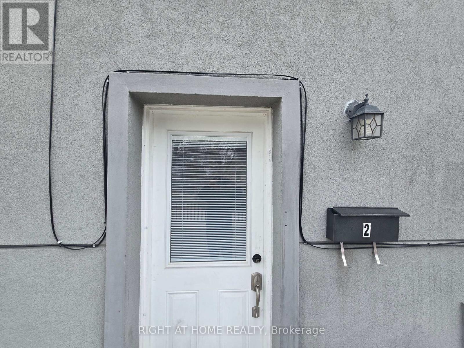 2 - 18 Ewing Street, Halton Hills (Georgetown), Ontario  L7G 2P7 - Photo 4 - W12933388