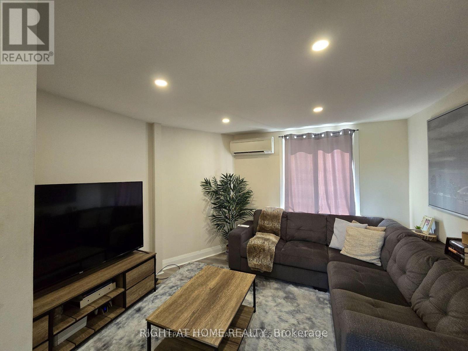 2 - 18 Ewing Street, Halton Hills (Georgetown), Ontario  L7G 2P7 - Photo 9 - W12933388