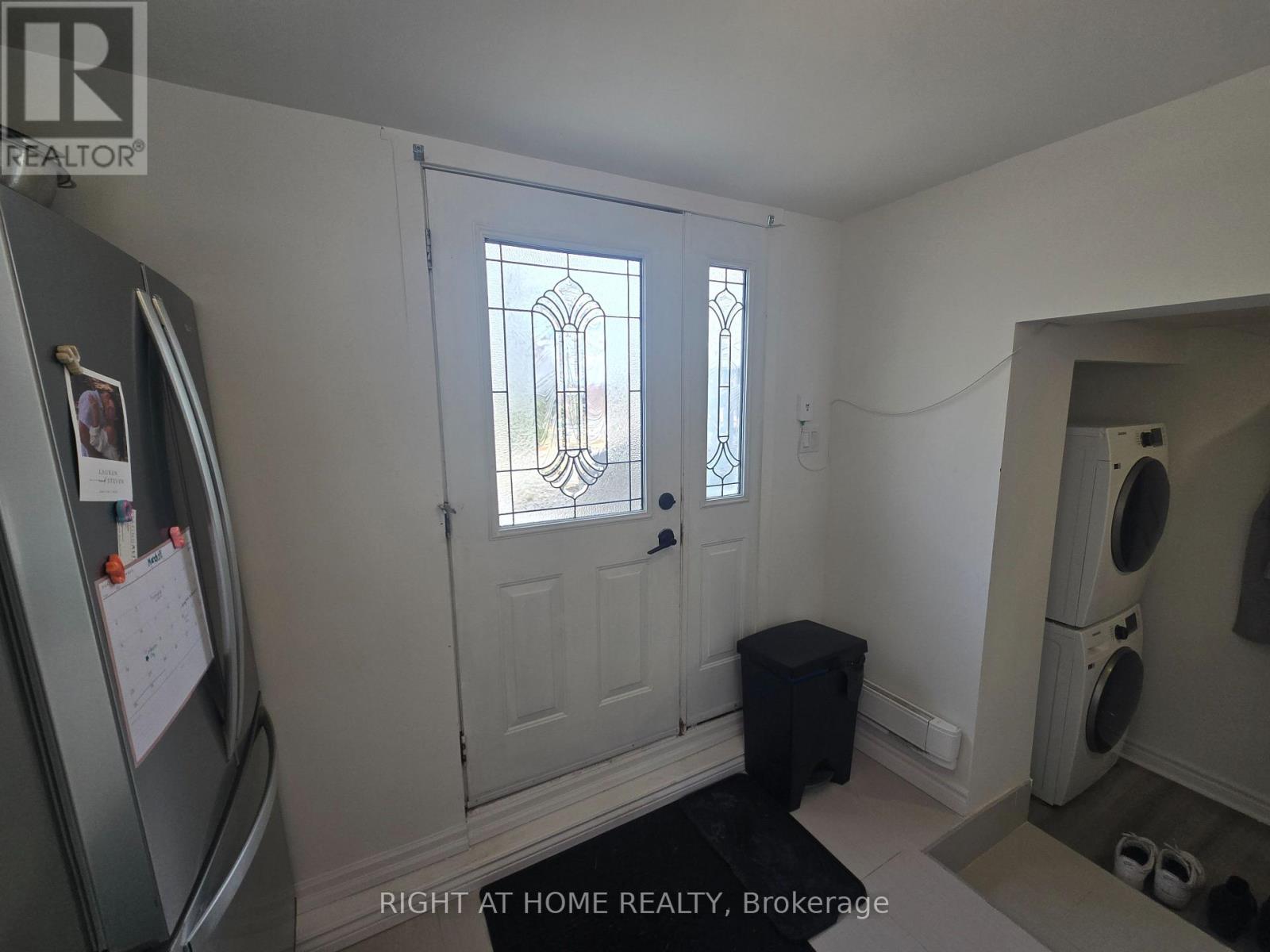 3 - 18 Ewing Street, Halton Hills (Georgetown), Ontario  L7G 2P7 - Photo 4 - W12933412