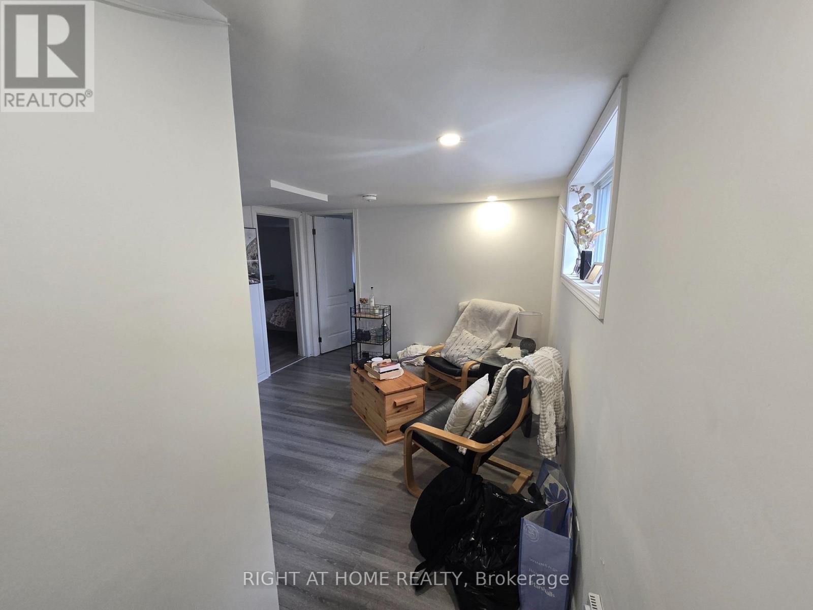 3 - 18 Ewing Street, Halton Hills (Georgetown), Ontario  L7G 2P7 - Photo 8 - W12933412