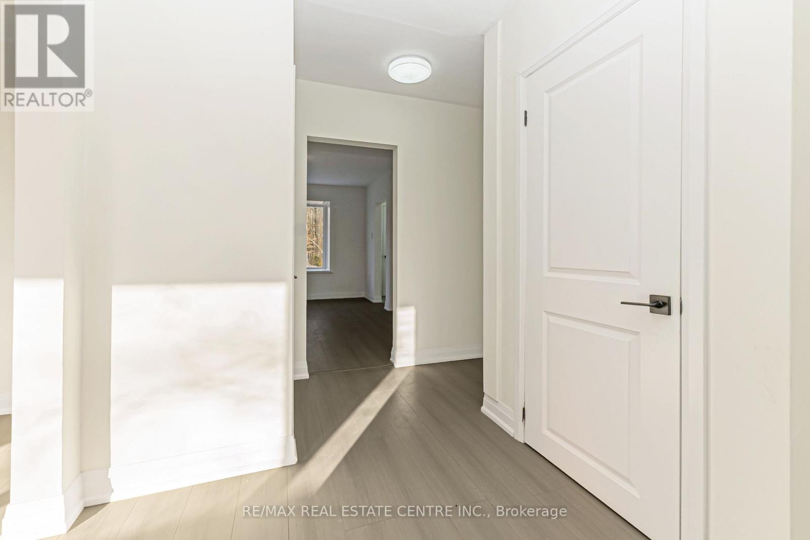 8449 8th Line, Halton Hills (Rural Halton Hills), Ontario  L7G 4S5 - Photo 5 - W12933428