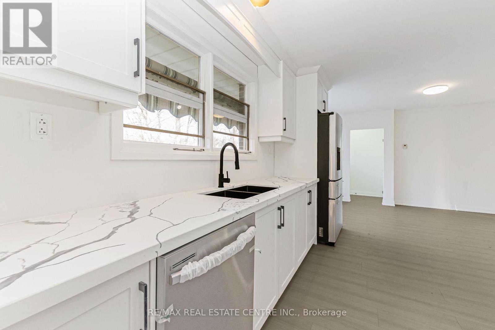 8449 8th Line, Halton Hills (Rural Halton Hills), Ontario  L7G 4S5 - Photo 9 - W12933428