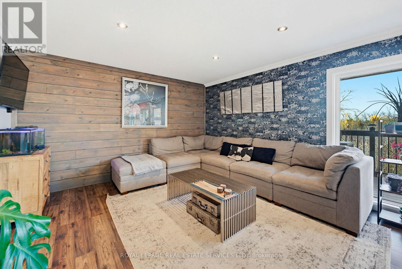 18 Cherry Street, Halton Hills (Georgetown), Ontario  L7G 3J8 - Photo 10 - W12933612