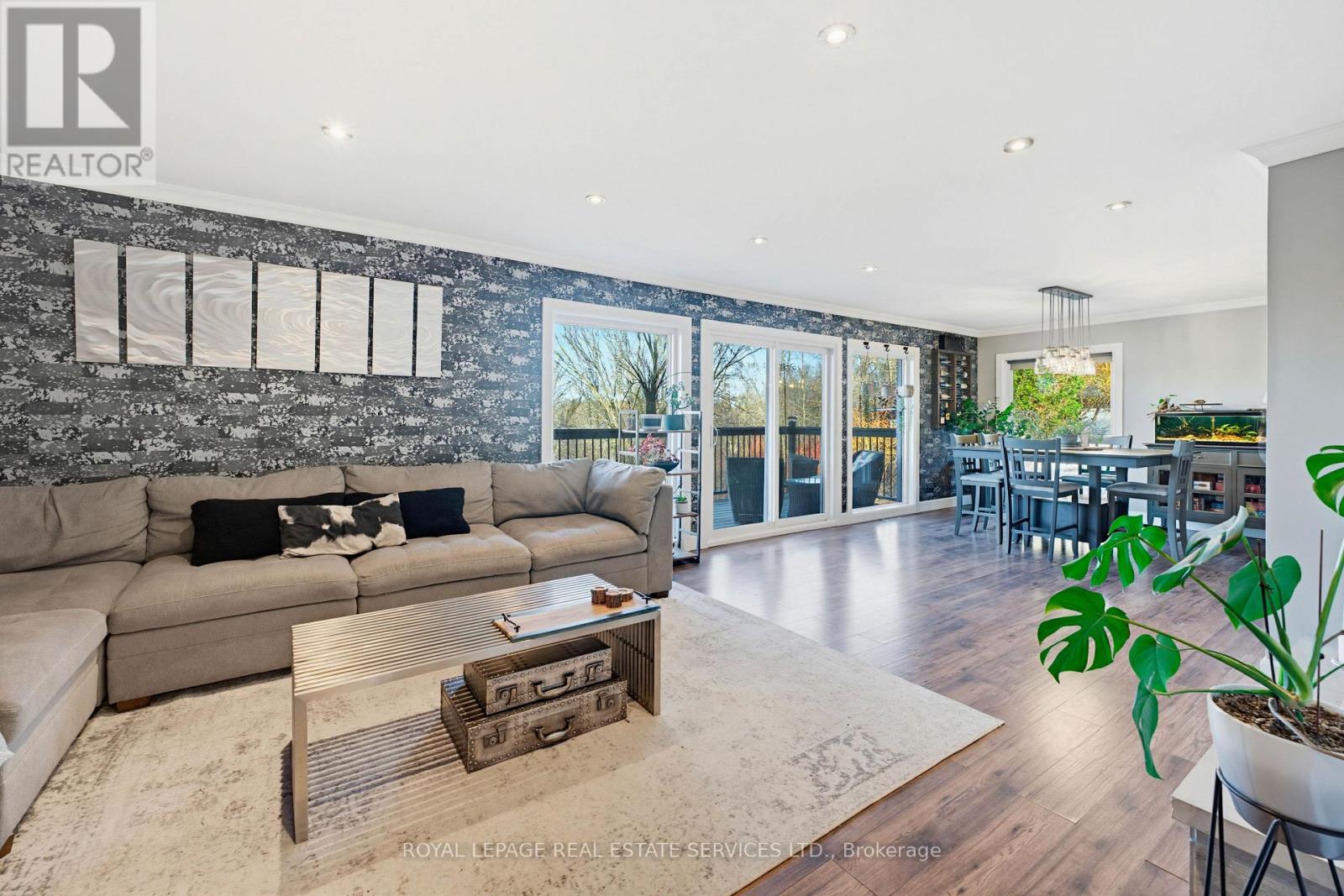 18 Cherry Street, Halton Hills (Georgetown), Ontario  L7G 3J8 - Photo 14 - W12933612