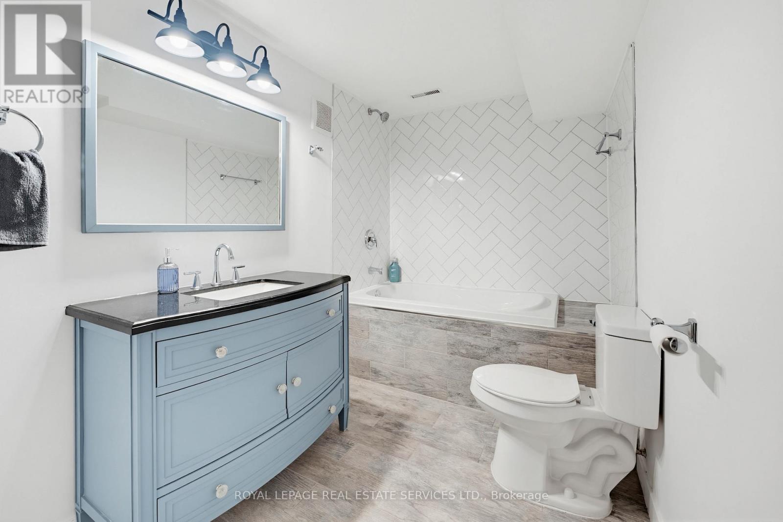 18 Cherry Street, Halton Hills (Georgetown), Ontario  L7G 3J8 - Photo 44 - W12933612