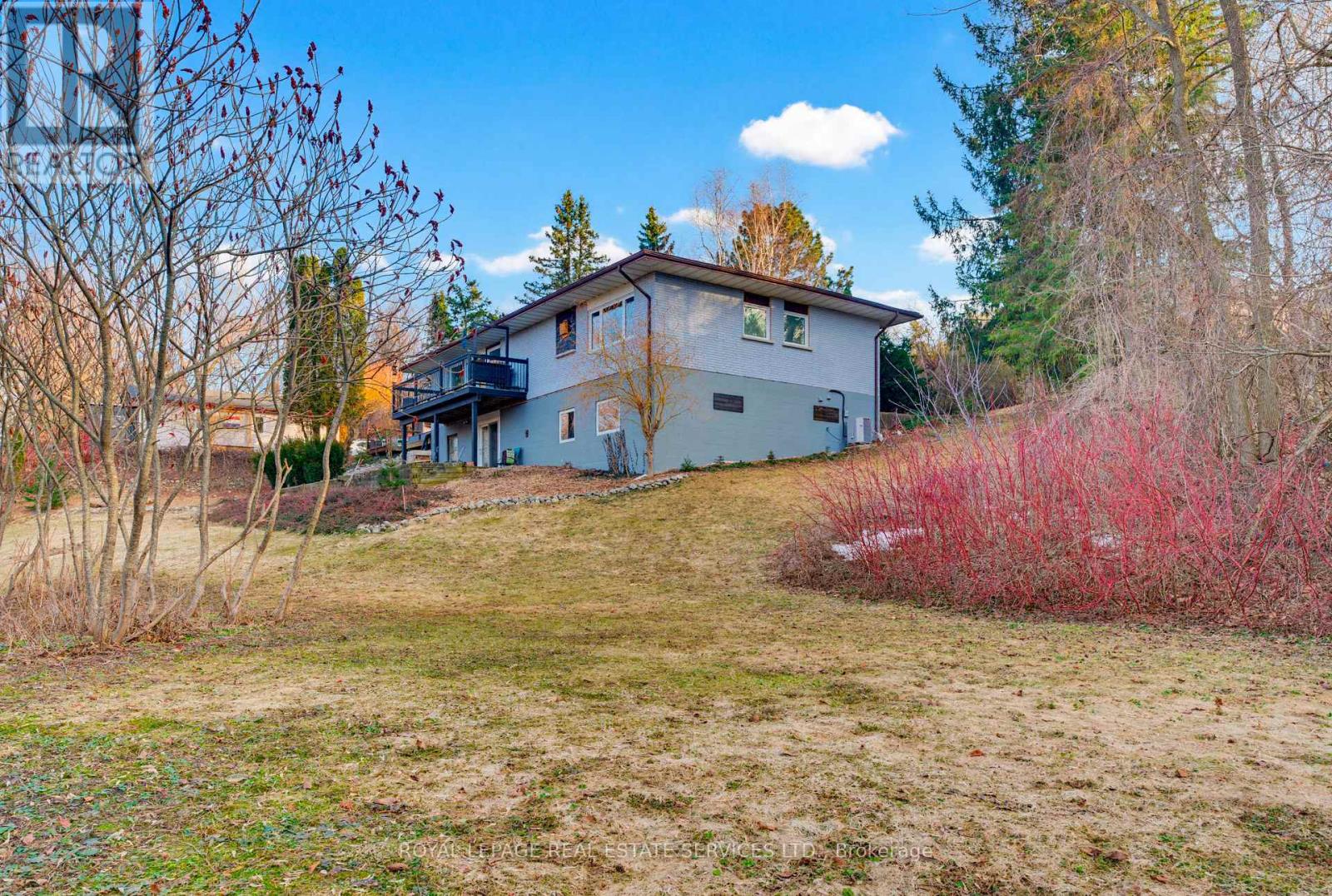 18 Cherry Street, Halton Hills (Georgetown), Ontario  L7G 3J8 - Photo 6 - W12933612