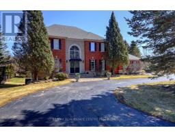 <div class="price">$1,999,000</div> 8 Deer Run Crescent, Halton Hills (Es Rural Esquesing)<br><div style="margin-bottom:8px;"><small>RE/MAX Real Estate Centre Inc.</small></div><div class='bed_bath'>5 Bed | 4 Bath</div>
