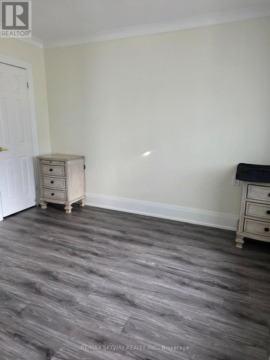 45 Confederation Street, Halton Hills (Glen Williams), Ontario  L7G 3R4 - Photo 9 - W12936932