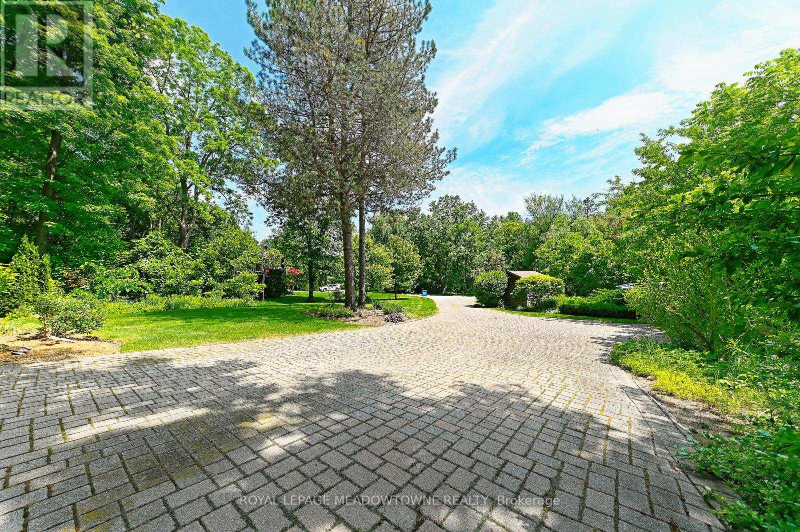 4 Ann Street, Halton Hills (Georgetown), Ontario  L7G 2V2 - Photo 46 - W12938610