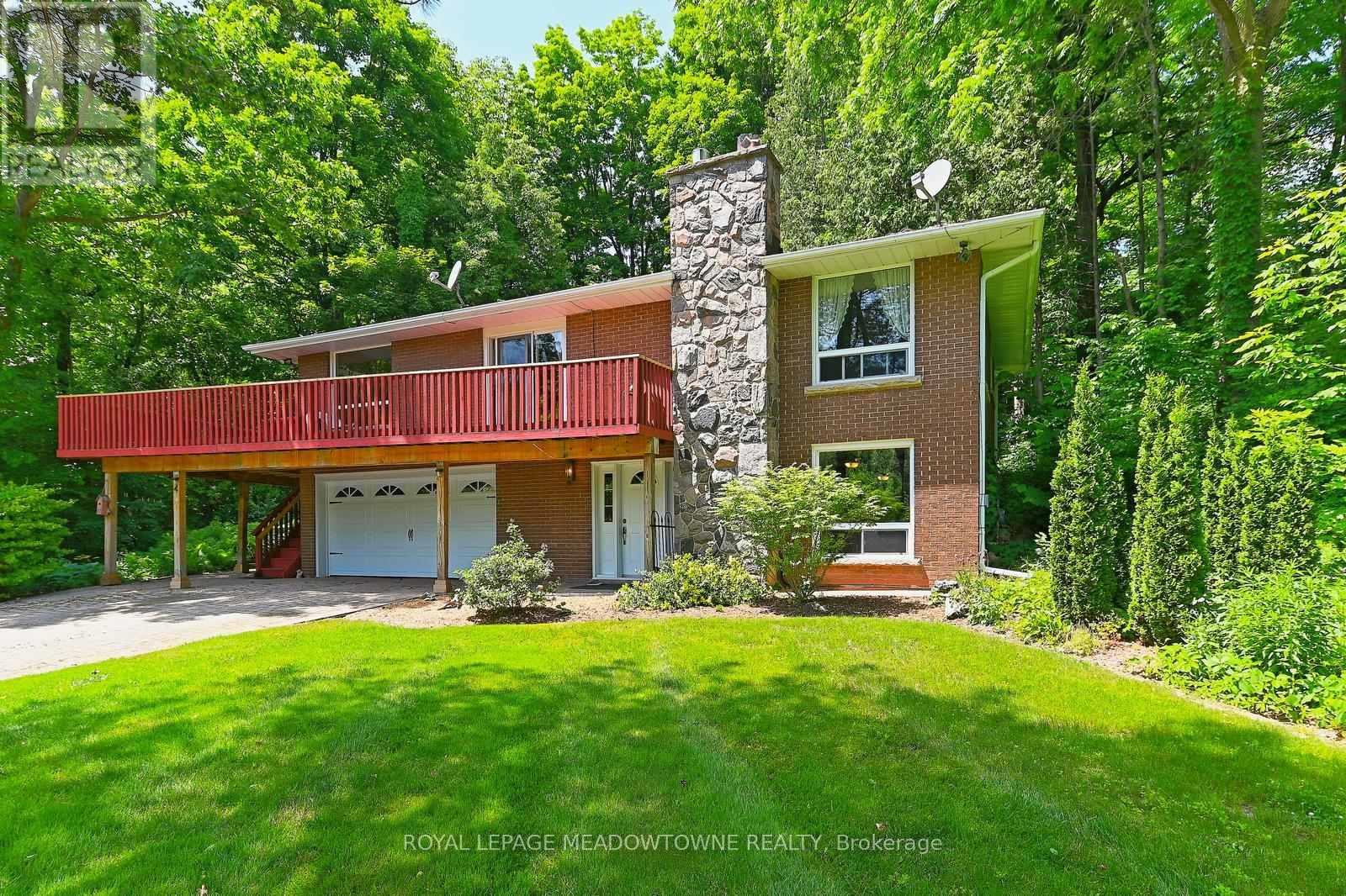 4 Ann Street, Halton Hills (Georgetown), Ontario  L7G 2V2 - Photo 5 - W12938610