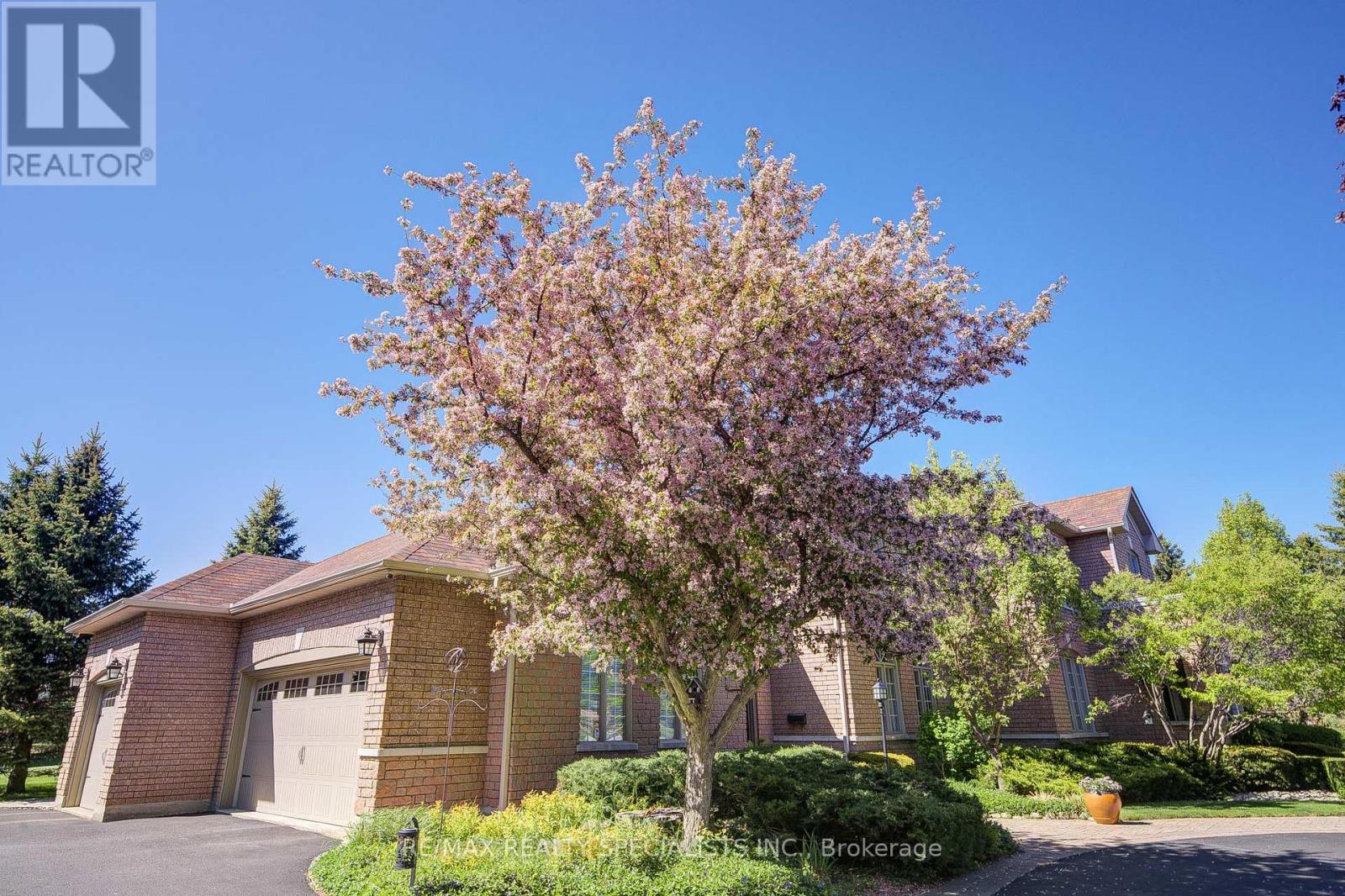 11 Bridlewood Boulevard, Halton Hills (Rural Halton Hills), Ontario  L0P 1H0 - Photo 10 - W12939078