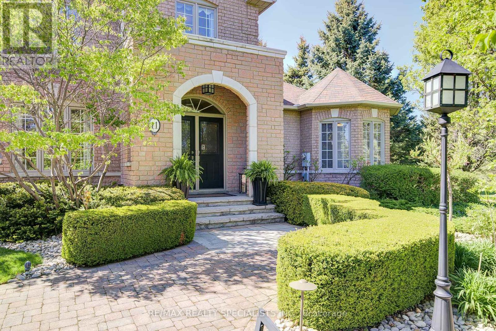11 Bridlewood Boulevard, Halton Hills (Rural Halton Hills), Ontario  L0P 1H0 - Photo 11 - W12939078