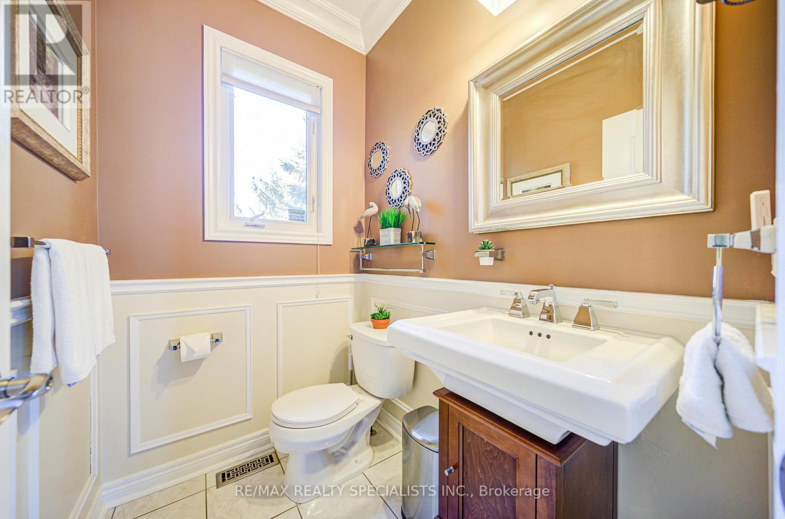 11 Bridlewood Boulevard, Halton Hills (Rural Halton Hills), Ontario  L0P 1H0 - Photo 27 - W12939078