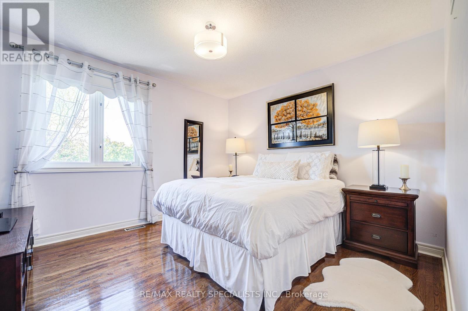 11 Bridlewood Boulevard, Halton Hills (Rural Halton Hills), Ontario  L0P 1H0 - Photo 31 - W12939078