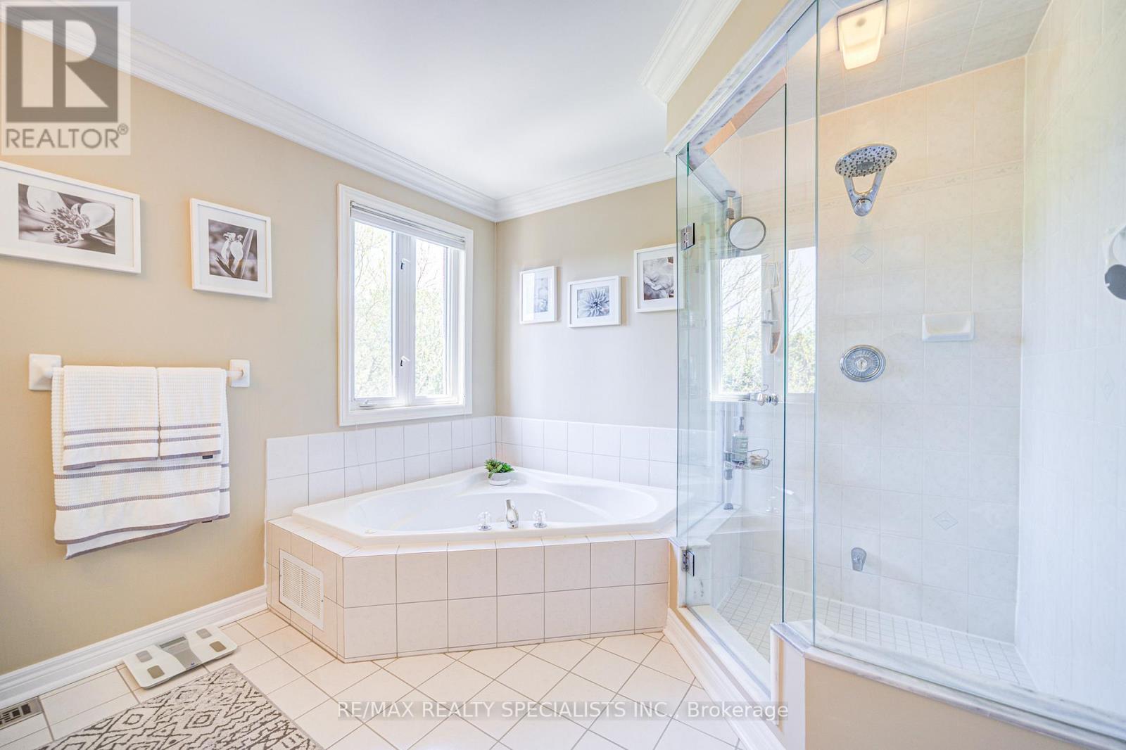 11 Bridlewood Boulevard, Halton Hills (Rural Halton Hills), Ontario  L0P 1H0 - Photo 37 - W12939078