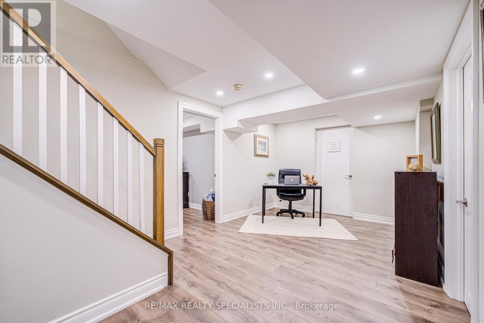 11 Bridlewood Boulevard, Halton Hills (Rural Halton Hills), Ontario  L0P 1H0 - Photo 39 - W12939078
