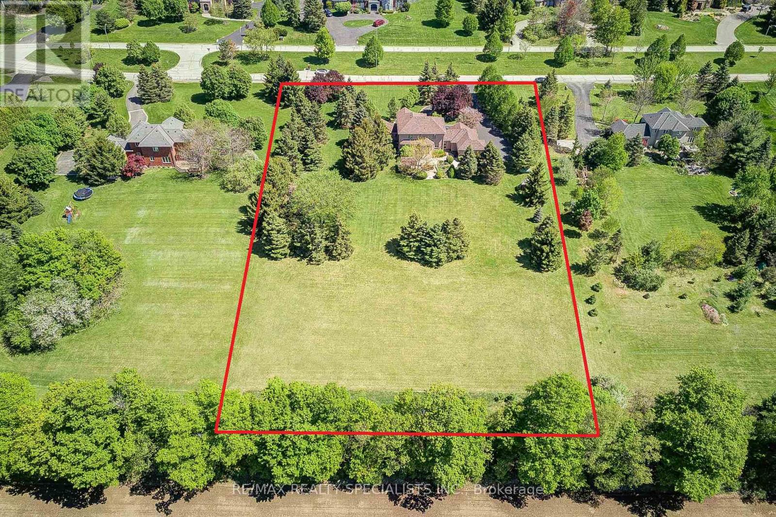 11 Bridlewood Boulevard, Halton Hills (Rural Halton Hills), Ontario  L0P 1H0 - Photo 4 - W12939078