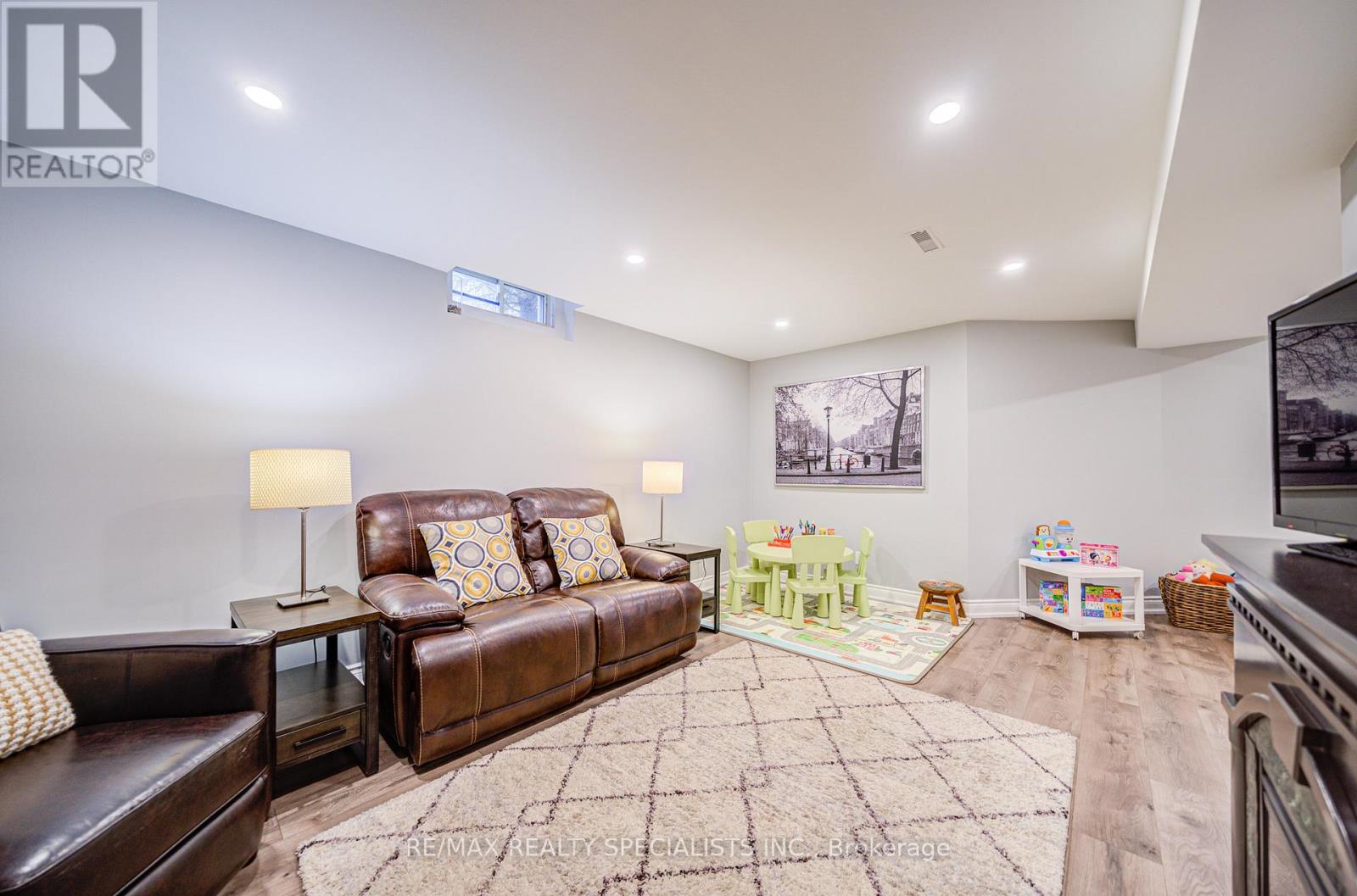 11 Bridlewood Boulevard, Halton Hills (Rural Halton Hills), Ontario  L0P 1H0 - Photo 41 - W12939078