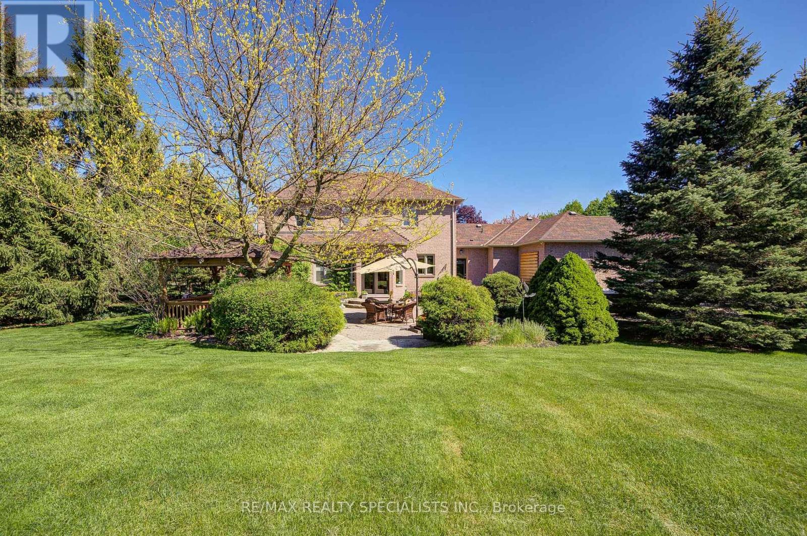 11 Bridlewood Boulevard, Halton Hills (Rural Halton Hills), Ontario  L0P 1H0 - Photo 48 - W12939078