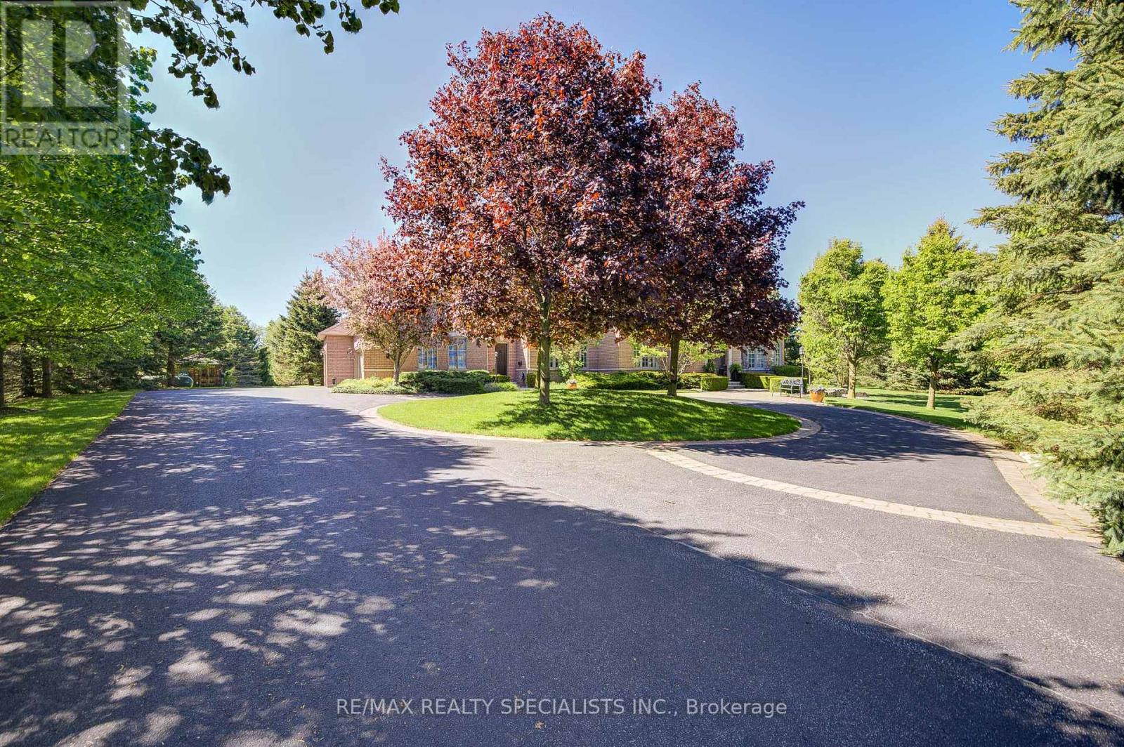11 Bridlewood Boulevard, Halton Hills (Rural Halton Hills), Ontario  L0P 1H0 - Photo 6 - W12939078