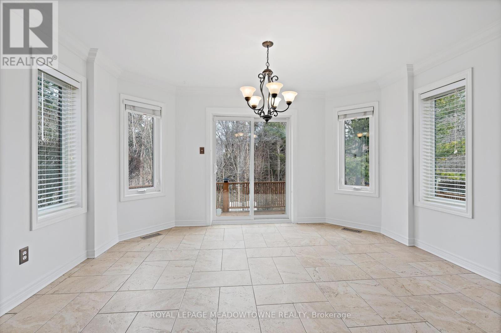 29 Hamilton Crescent, Halton Hills (Georgetown), Ontario  L7G 5K9 - Photo 14 - W12940074