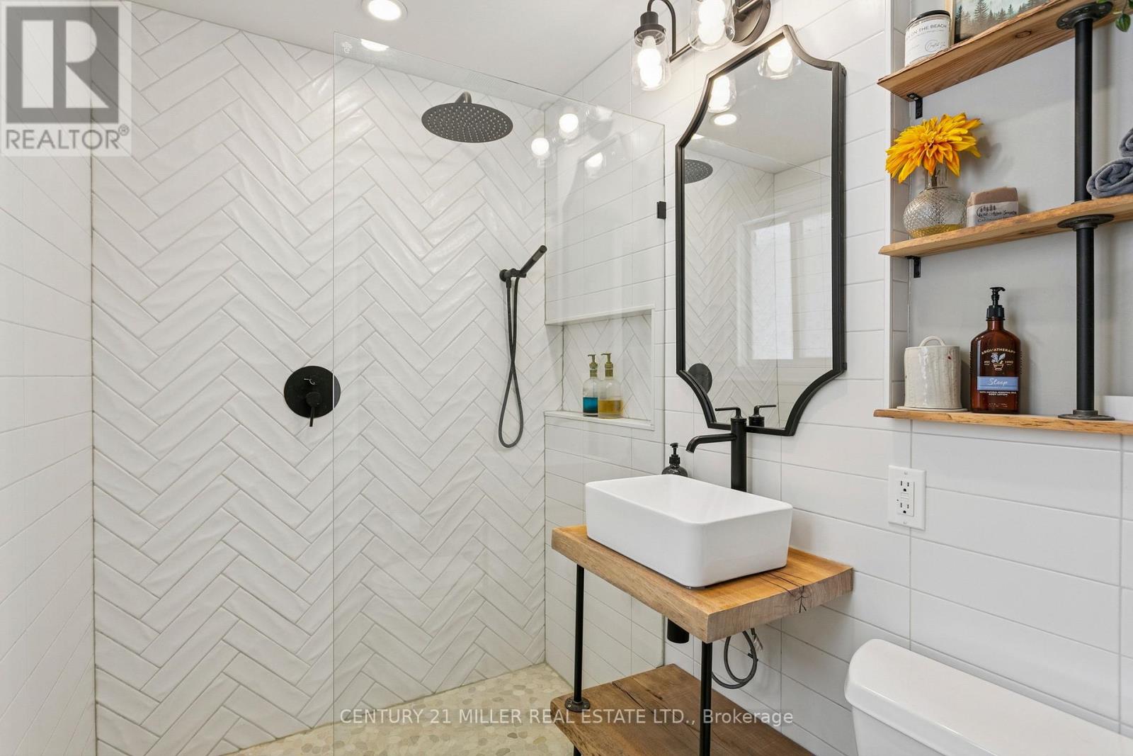 6508 17 Side Road, Halton Hills (Es Rural Esquesing), Ontario  L7J 2M1 - Photo 21 - W12941178