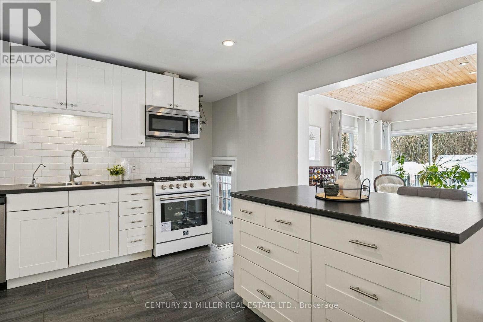 6508 17 Side Road, Halton Hills (Es Rural Esquesing), Ontario  L7J 2M1 - Photo 9 - W12941178