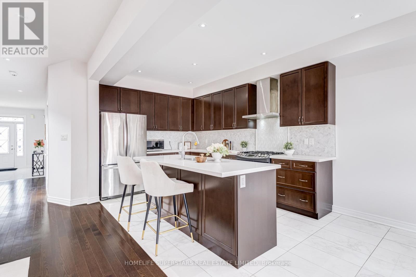 39 Rain Forest Lane, Halton Hills (Georgetown), Ontario  L7G 0L8 - Photo 10 - W12942058