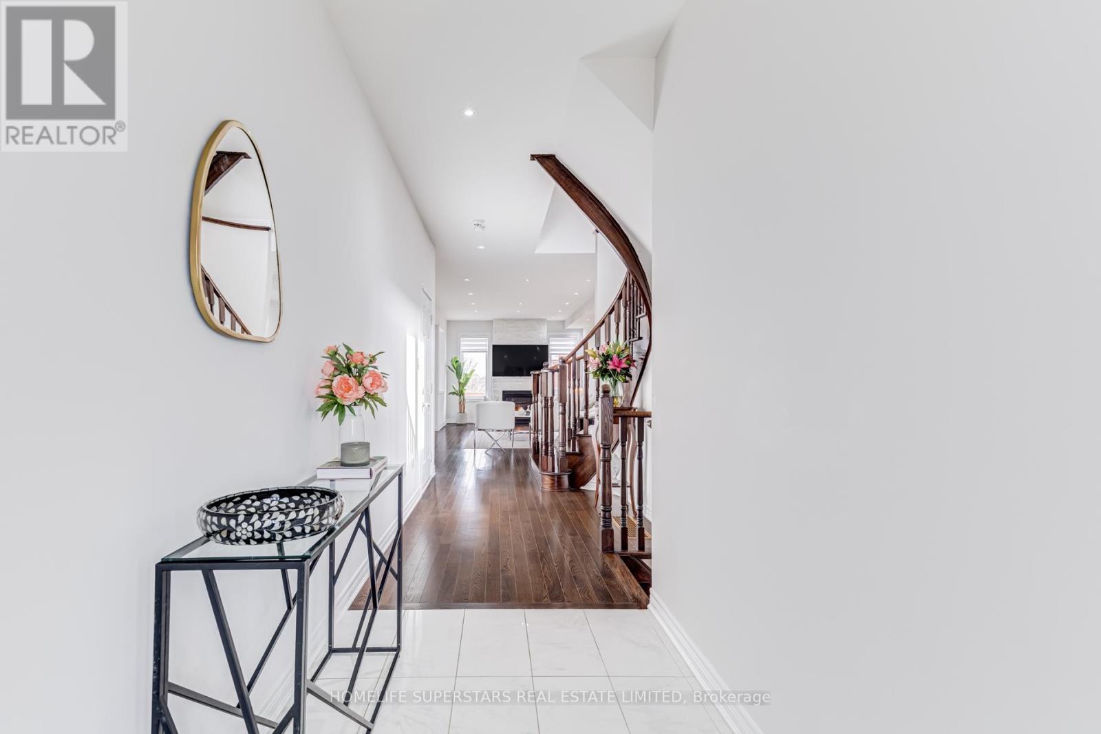 39 Rain Forest Lane, Halton Hills (Georgetown), Ontario  L7G 0L8 - Photo 3 - W12942058