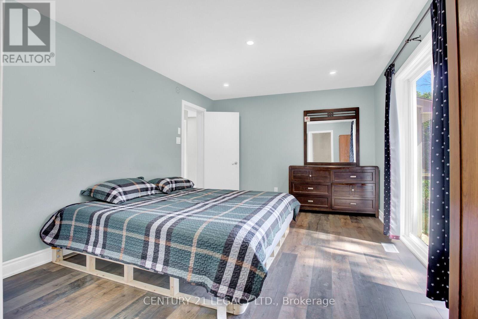 8182 Hornby Road, Halton Hills (Rural Halton Hills), Ontario  L0P 1E0 - Photo 13 - W12942370