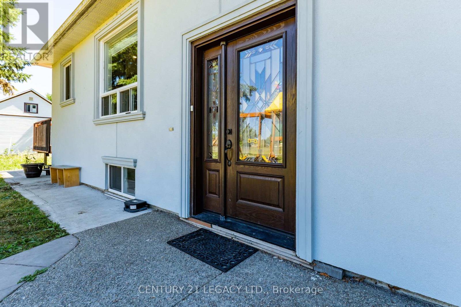 8182 Hornby Road, Halton Hills (Rural Halton Hills), Ontario  L0P 1E0 - Photo 4 - W12942370