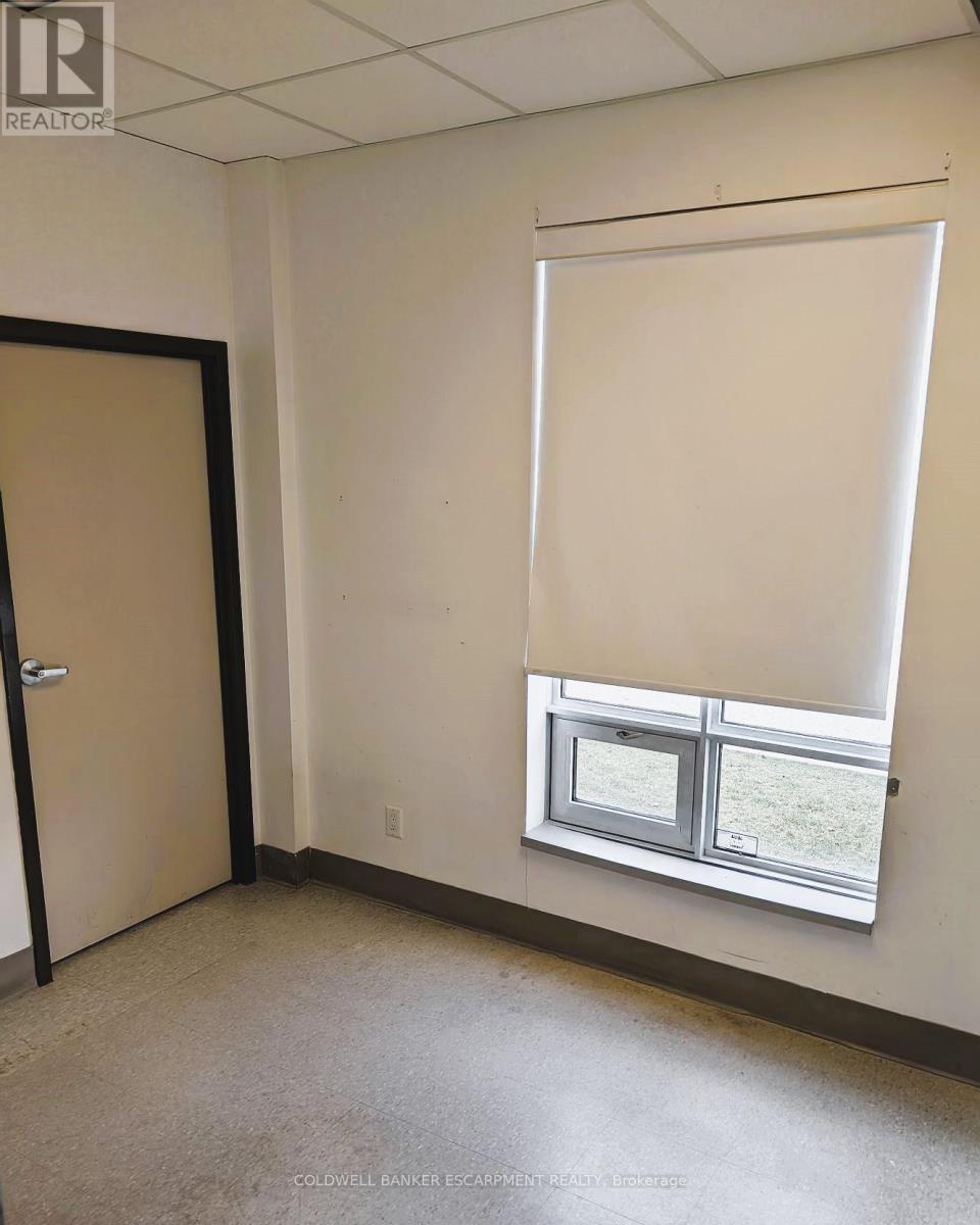 A/b - 10 Eastern Avenue, Halton Hills (Ac Acton), Ontario  L7J 0A5 - Photo 7 - W12942816