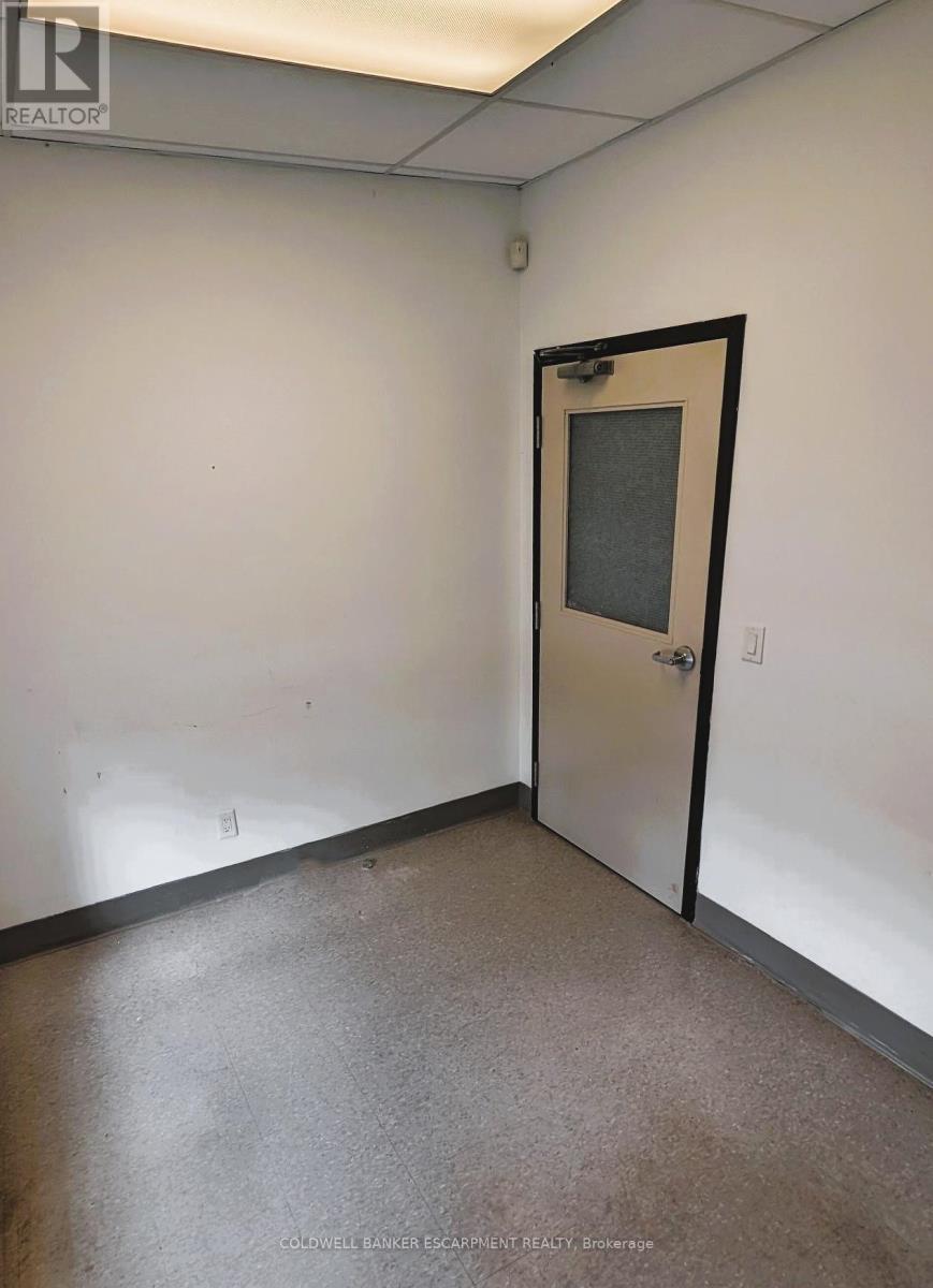 A/b - 10 Eastern Avenue, Halton Hills (Ac Acton), Ontario  L7J 0A5 - Photo 8 - W12942816