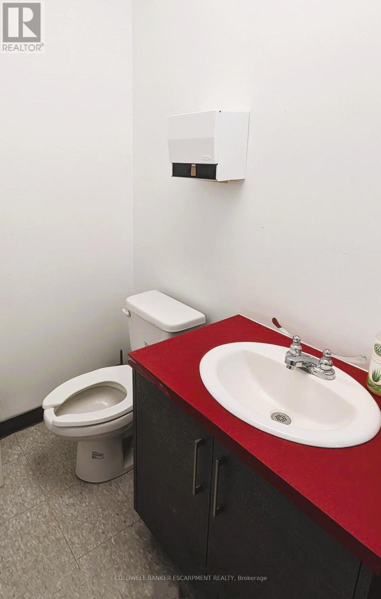 A/b - 10 Eastern Avenue, Halton Hills (Ac Acton), Ontario  L7J 0A5 - Photo 9 - W12942816