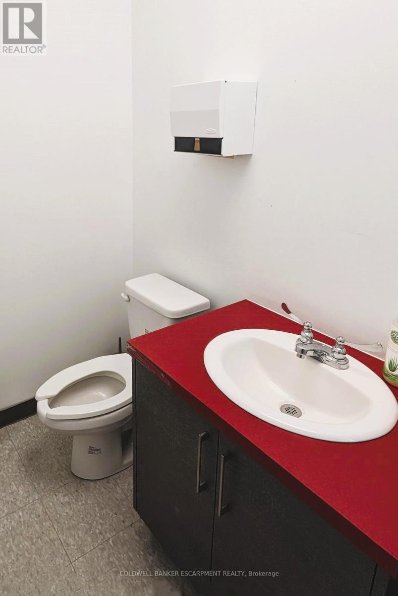 Unit A - 10 Eastern Avenue, Halton Hills (Ac Acton), Ontario  L7J 0A5 - Photo 7 - W12942828