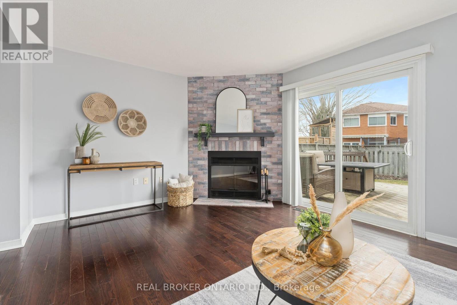 15 Smith Drive, Halton Hills (Georgetown), Ontario  L7G 5K7 - Photo 11 - W12943898