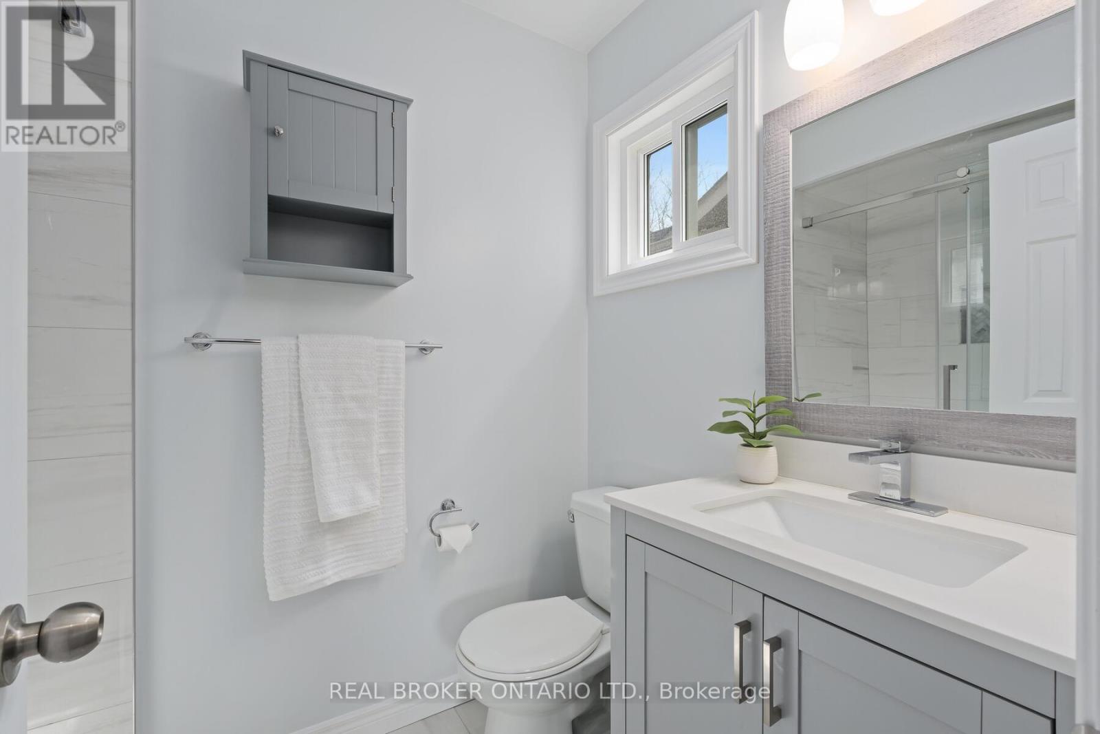 15 Smith Drive, Halton Hills (Georgetown), Ontario  L7G 5K7 - Photo 14 - W12943898