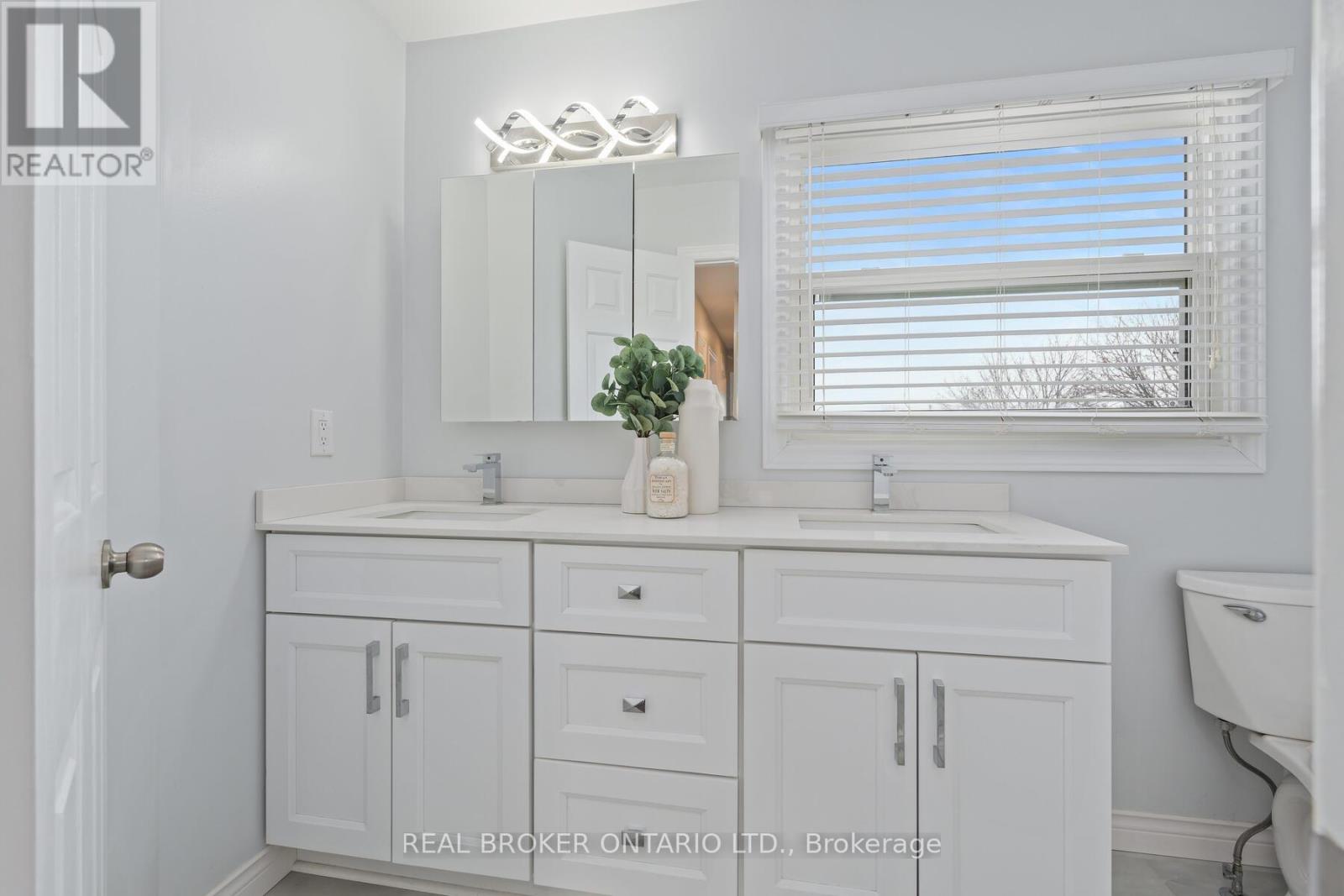 15 Smith Drive, Halton Hills (Georgetown), Ontario  L7G 5K7 - Photo 17 - W12943898