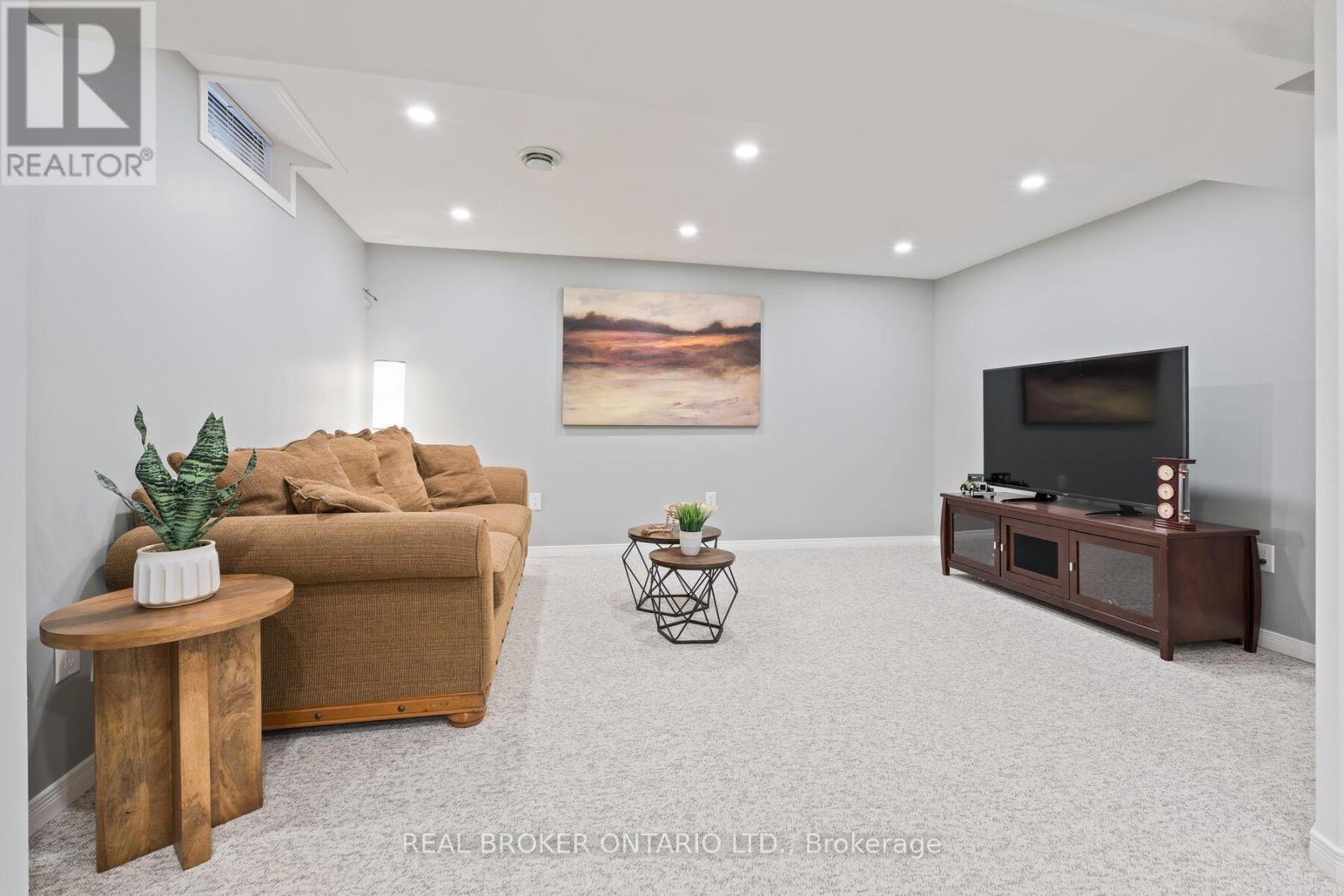 15 Smith Drive, Halton Hills (Georgetown), Ontario  L7G 5K7 - Photo 21 - W12943898