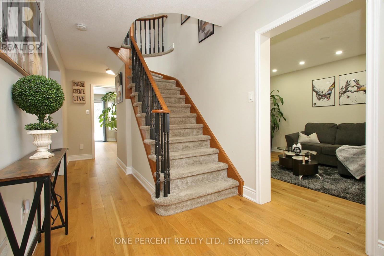 5 Watson Road, Halton Hills (Georgetown), Ontario  L7G 5N8 - Photo 3 - W12944334