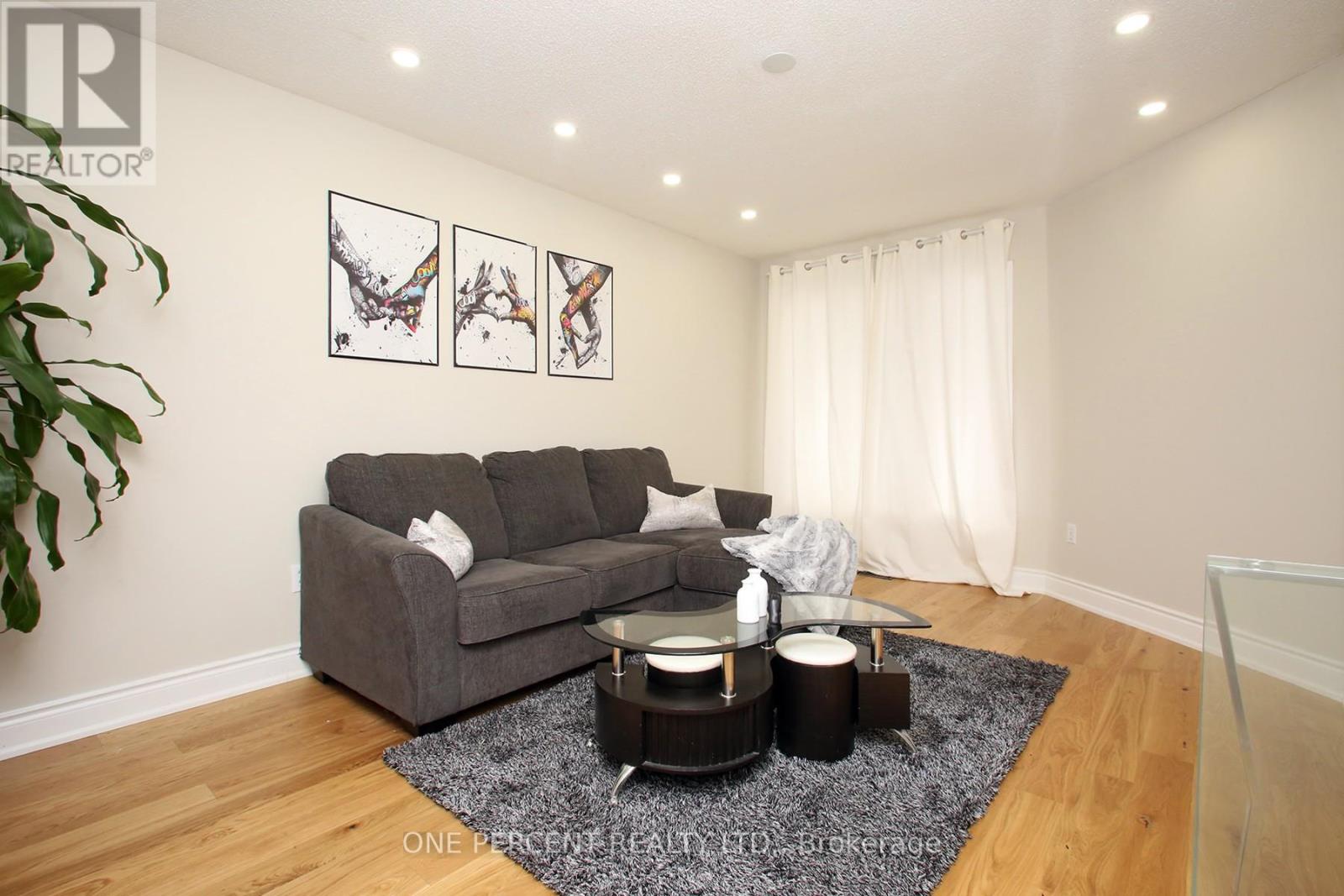 5 Watson Road, Halton Hills (Georgetown), Ontario  L7G 5N8 - Photo 5 - W12944334