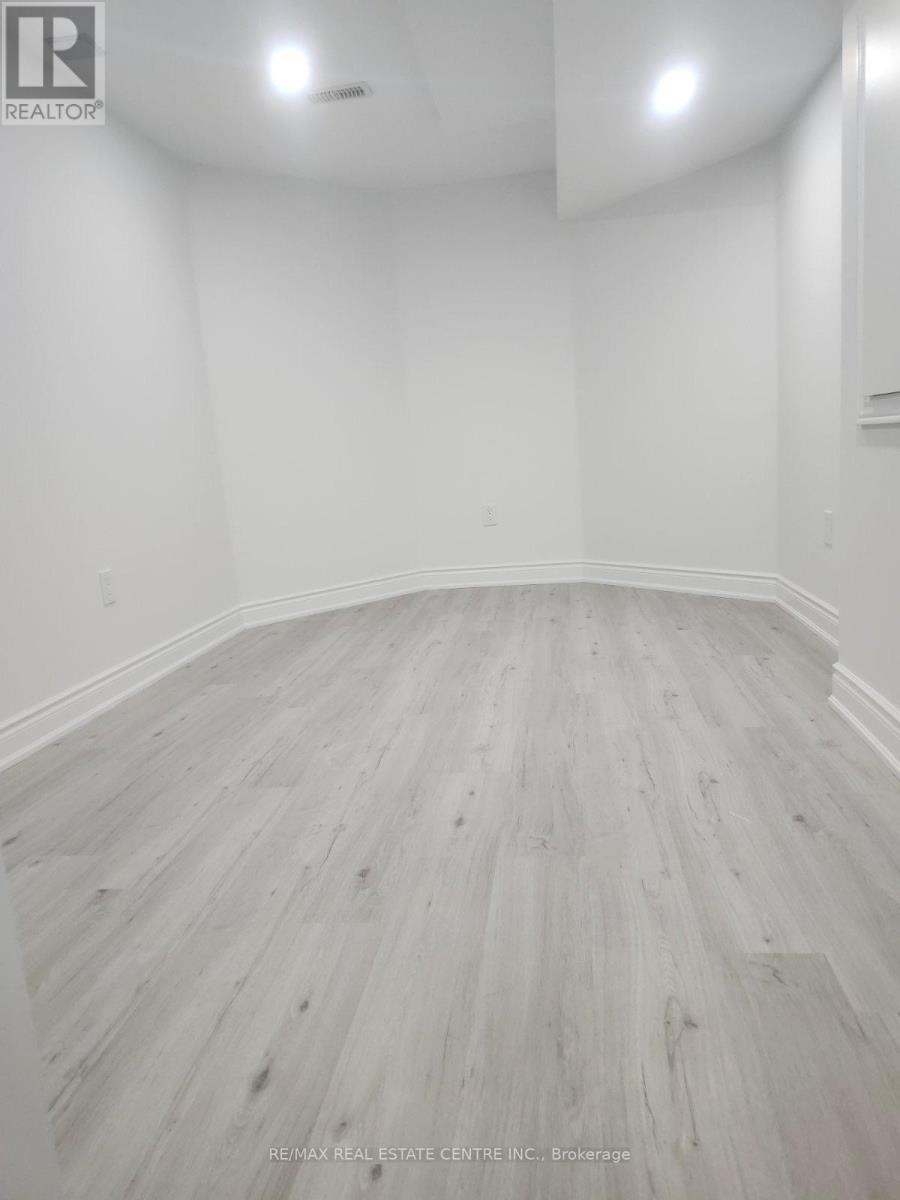 Bsmt2 - 1 Branigan Crescent, Halton Hills (Georgetown), Ontario  L0P 1K0 - Photo 2 - W12945084