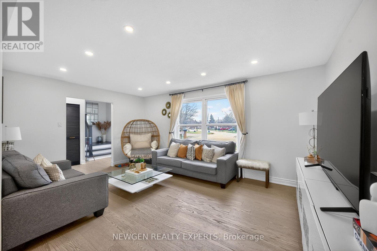 63 Faludon Drive, Halton Hills (Georgetown), Ontario  L7G 1H9 - Photo 5 - W12946556