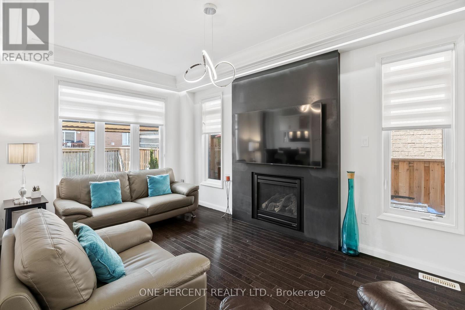 6 Duffel Crescent, Halton Hills (Georgetown), Ontario  L7G 0H7 - Photo 11 - W12949212