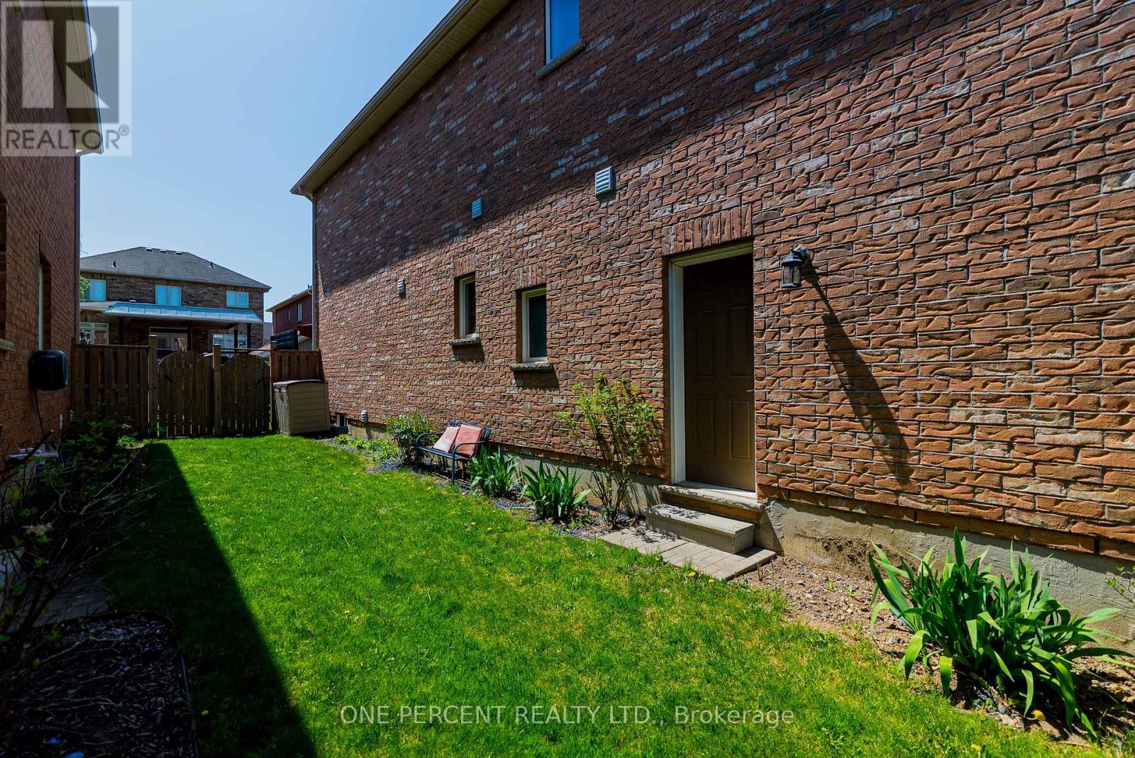 6 Duffel Crescent, Halton Hills (Georgetown), Ontario  L7G 0H7 - Photo 37 - W12949212