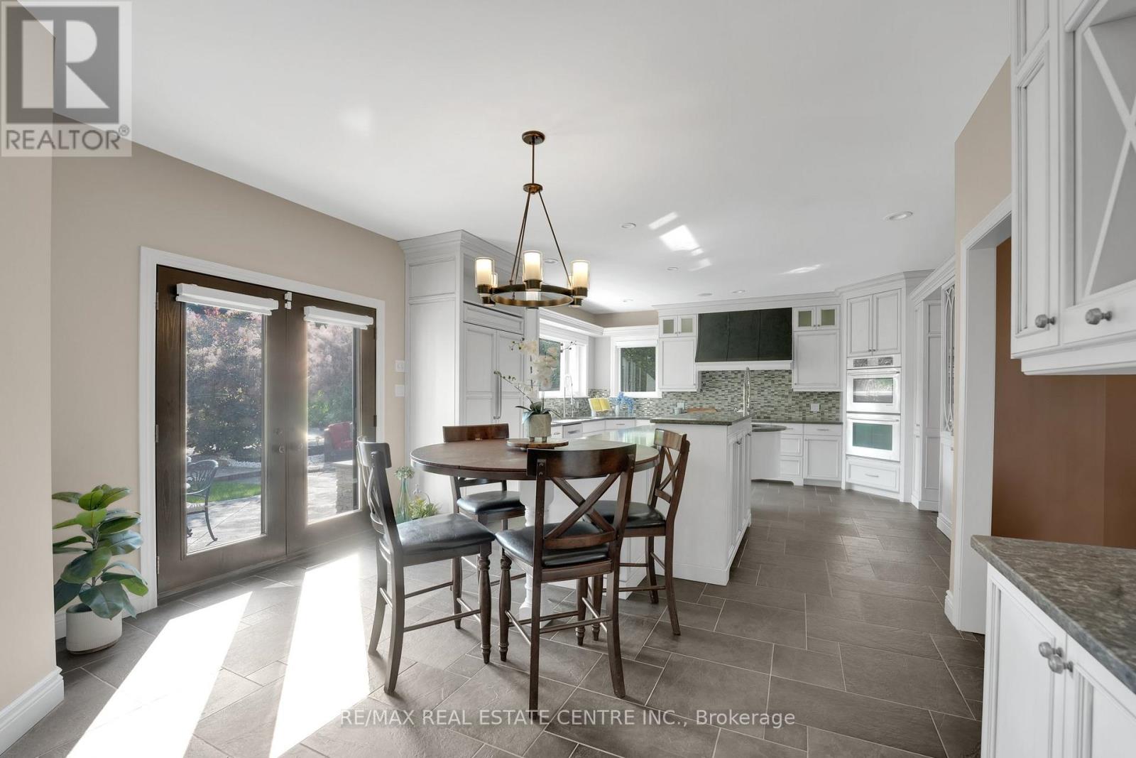 11135 Menzies Court, Milton (Brookville/haltonville), Ontario  L0P 1B0 - Photo 15 - W12949558