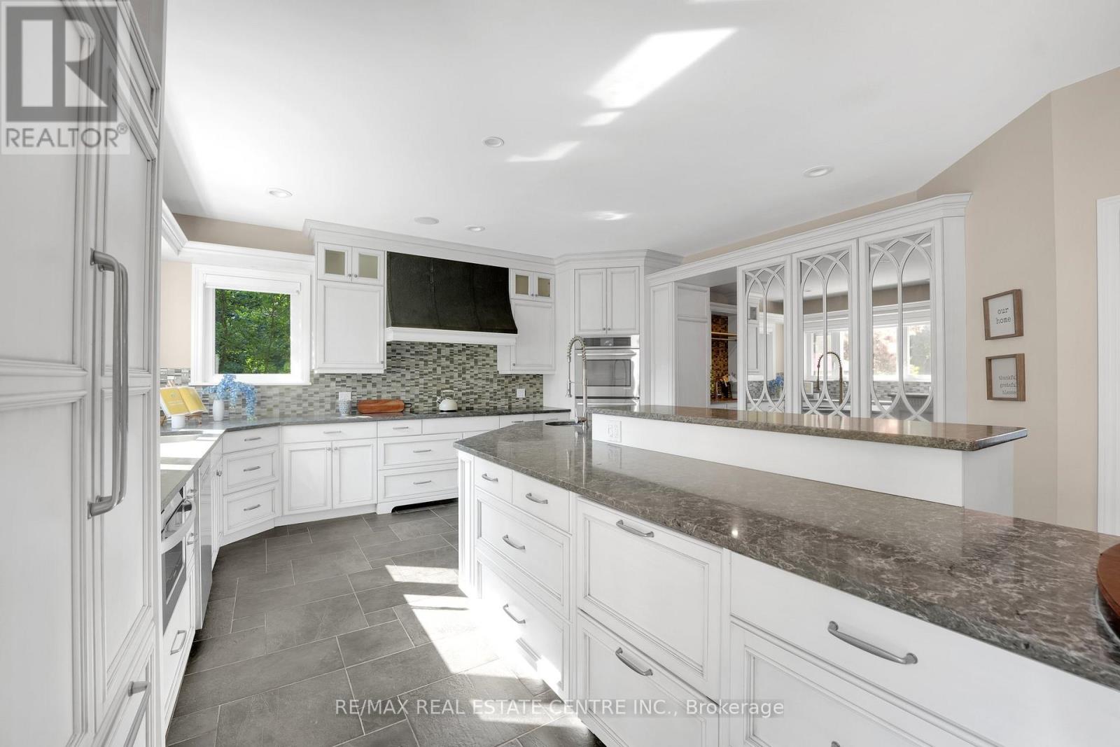 11135 Menzies Court, Milton (Brookville/haltonville), Ontario  L0P 1B0 - Photo 16 - W12949558