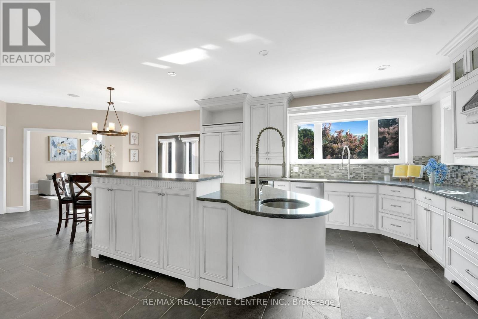 11135 Menzies Court, Milton (Brookville/haltonville), Ontario  L0P 1B0 - Photo 17 - W12949558