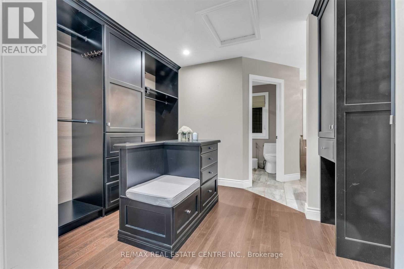 11135 Menzies Court, Milton (Brookville/haltonville), Ontario  L0P 1B0 - Photo 21 - W12949558